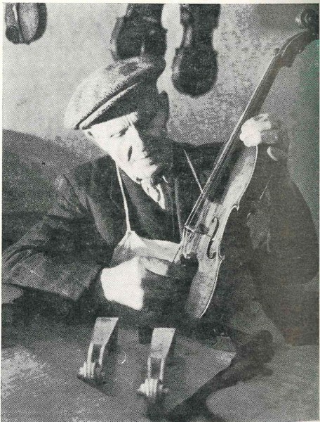 Bohumil Balík (I). Foto z: Bárta, J.: Nestor houslařského řemesla (Hudební nástroje, roč. 10, 1973, č. 3, s. 98).